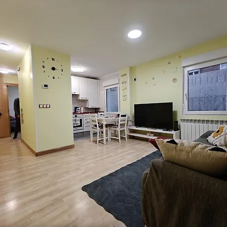 Apartamento De 2 Dormitorios En El Centro De Burgos Junto A La Catedral * Burgos